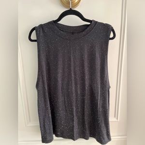 Black speckled lululemon tank size 6